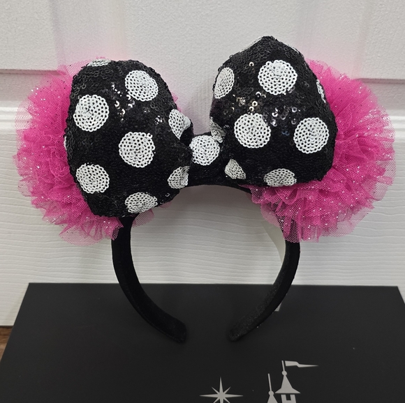 Disney Limited Release Betsey Johnson Mickey Ears - Picture 1 of 16